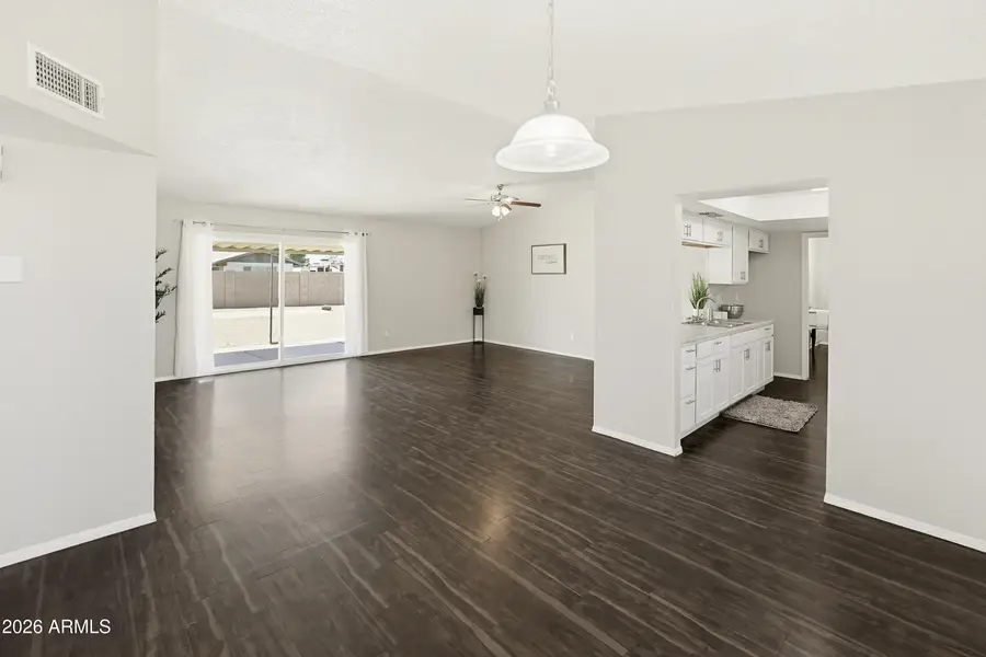 4041 W Pershing Avenue, Phoenix, AZ 85029 - #3