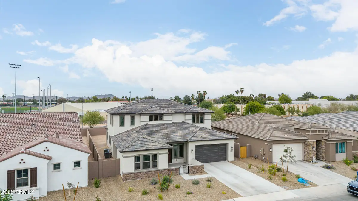 5844 W Mauna Loa Lane, Glendale, AZ 85306 - #1
