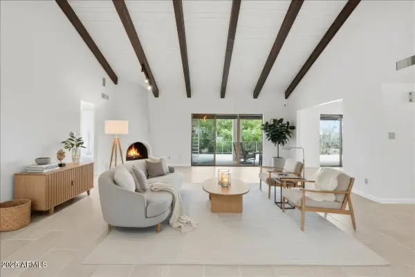 9437 E Calle De Valle Drive, Scottsdale, AZ 85255