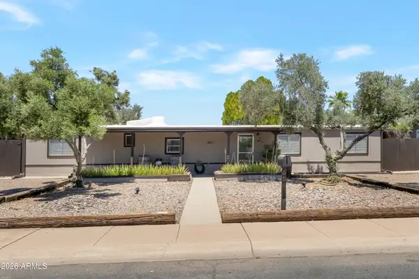 696 W Manor Street, Chandler, AZ 85225