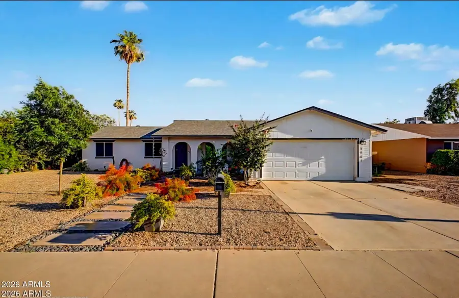 3907 W Paradise Drive, Phoenix, AZ 85029 - #2