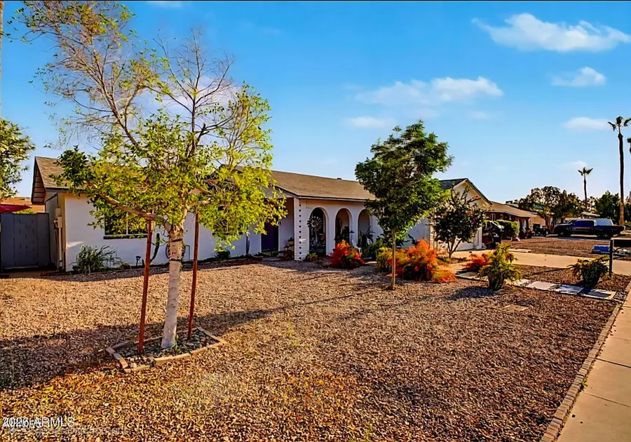 3907 W Paradise Drive, Phoenix, AZ 85029 - #3