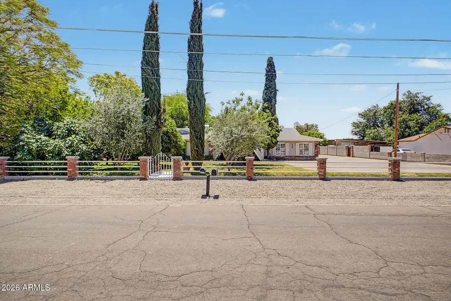 4015 W Topeka Drive, Glendale, AZ 85308 - #2