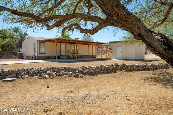 19725 E Squaw Valley Drive, Black Canyon City, AZ 85324