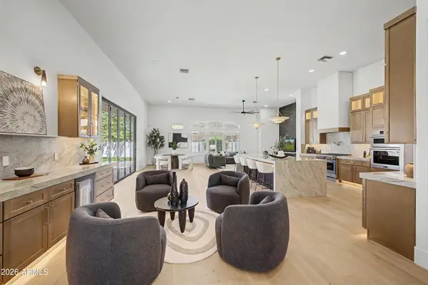 700 N Dobson Road #11, Chandler, AZ 85224