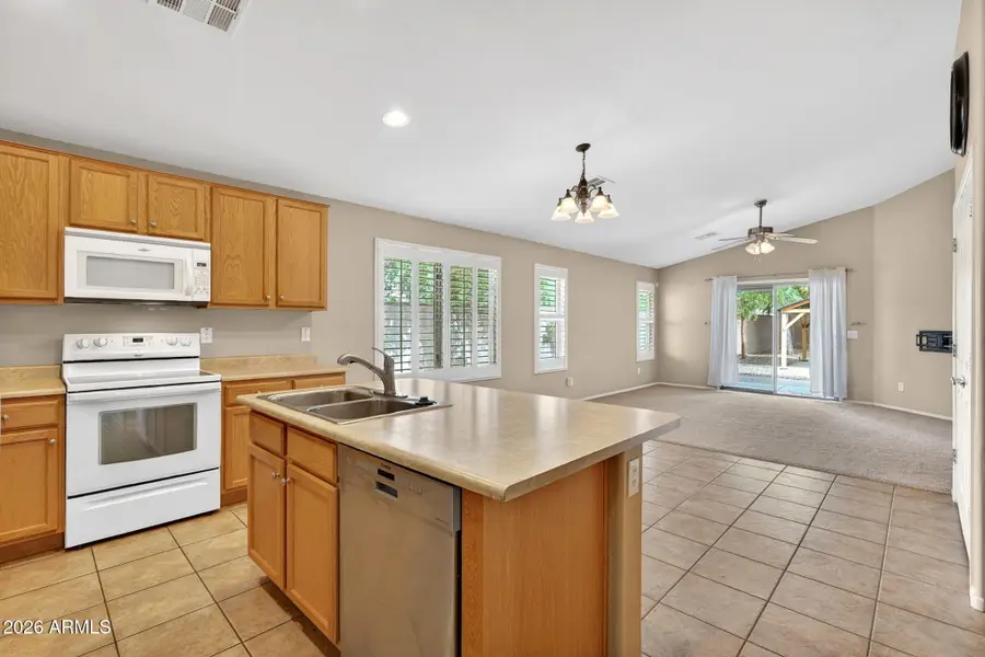 42059 W Cheyenne Drive, Maricopa, AZ 85138 - #3