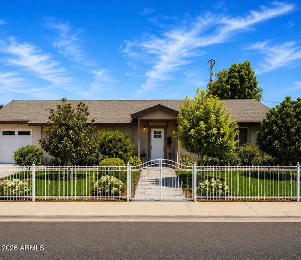 1826 W Oraibi Drive, Phoenix, AZ 85027