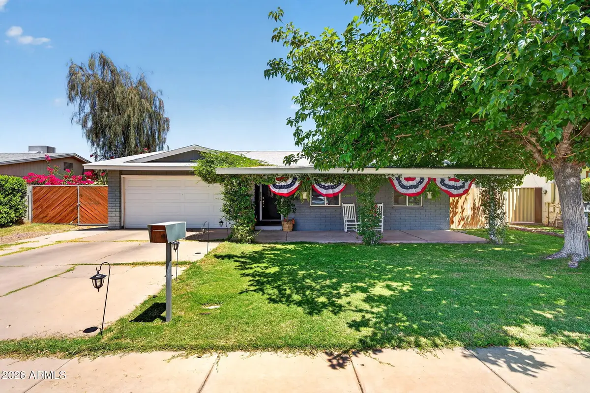 422 W Horseshoe Avenue, Gilbert, AZ 85233 - #1