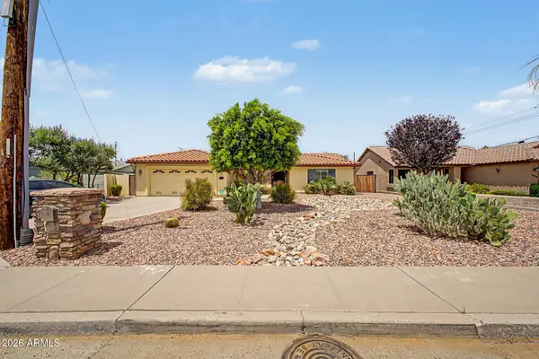 802 E Roberts Road, Phoenix, AZ 85022