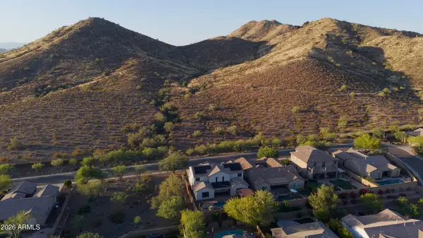1615 W Red Fox Road, Phoenix, AZ 85085