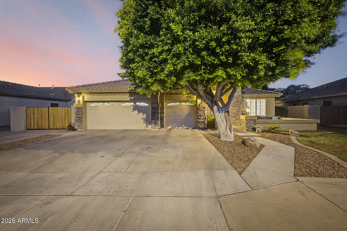 8039 W Foothill Drive, Peoria, AZ 85383 - #1