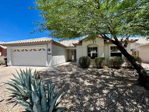 108 W Behrend Drive, Phoenix, AZ 85027