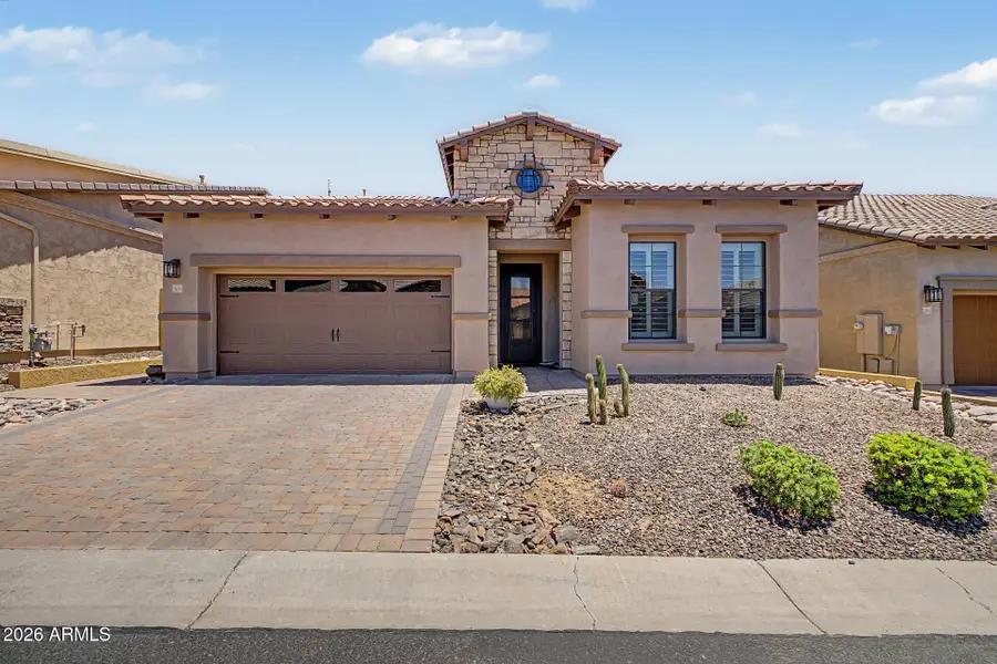 2103 N Red Cliff, Mesa, AZ 85207 - #2