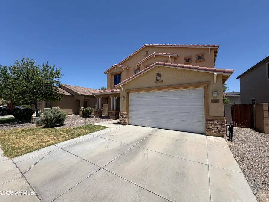 962 E Saddleback Place, San Tan Valley, AZ 85143 - #3