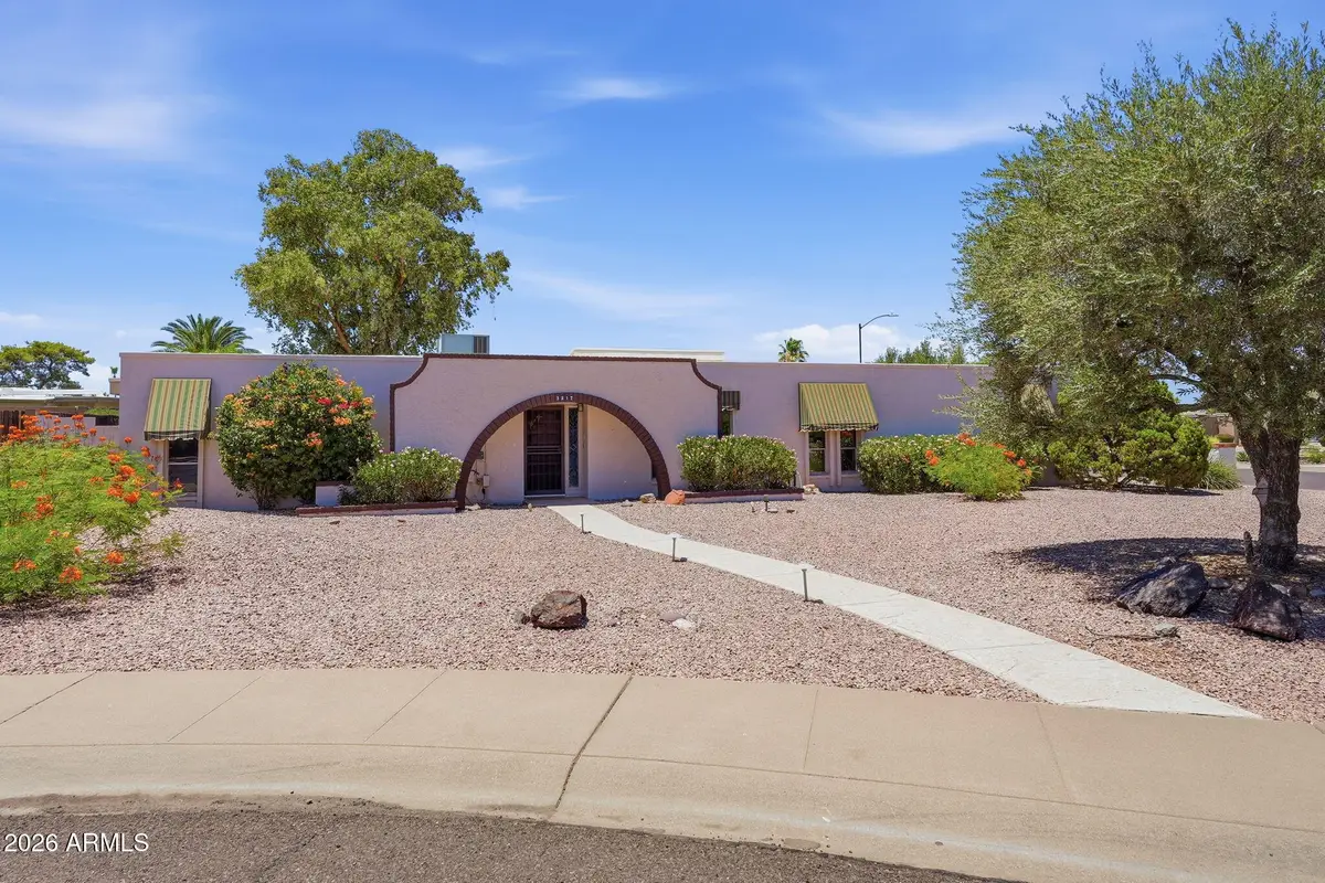 3217 E Malapai Drive, Phoenix, AZ 85028 - #1