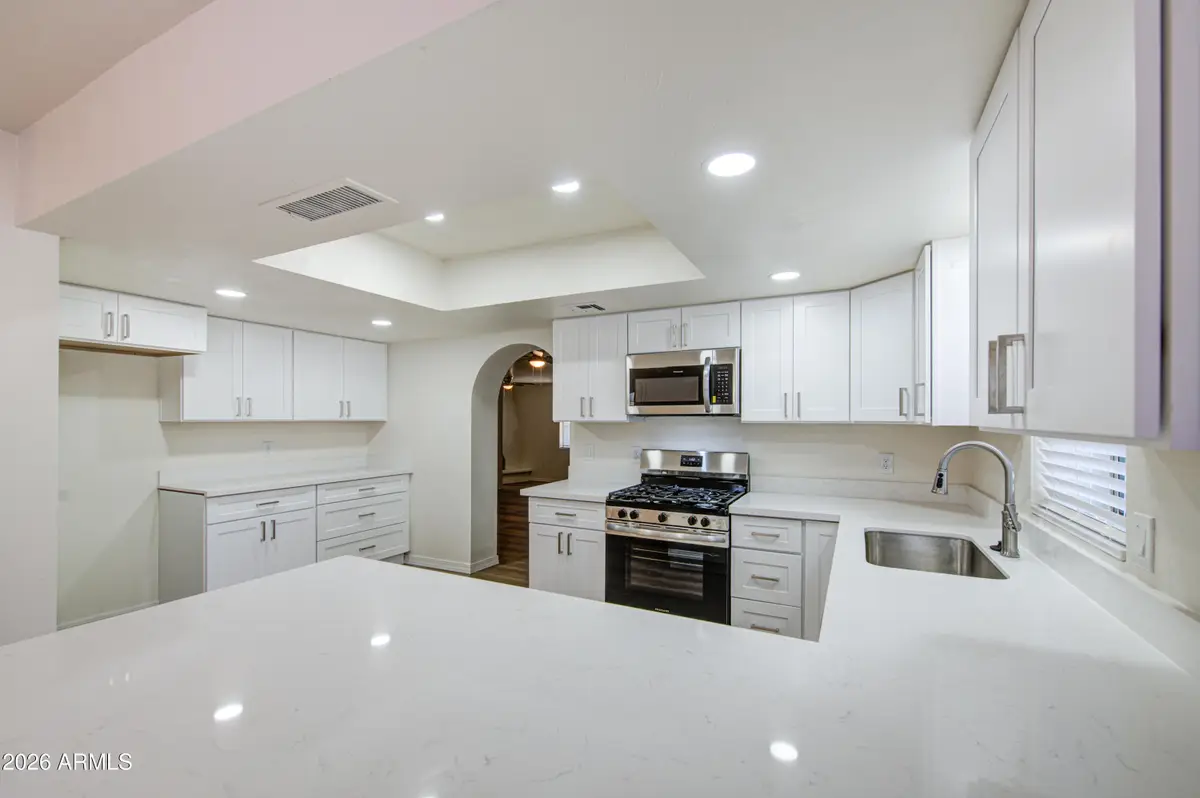 206 W Sunland Avenue, Phoenix, AZ 85041 - #1