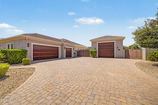 2347 E Sanoque Court, Gilbert, AZ 85298