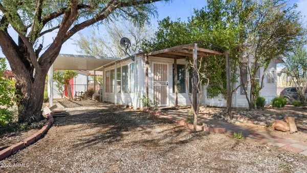 21312 W Shalako Lane, Congress, AZ 85332