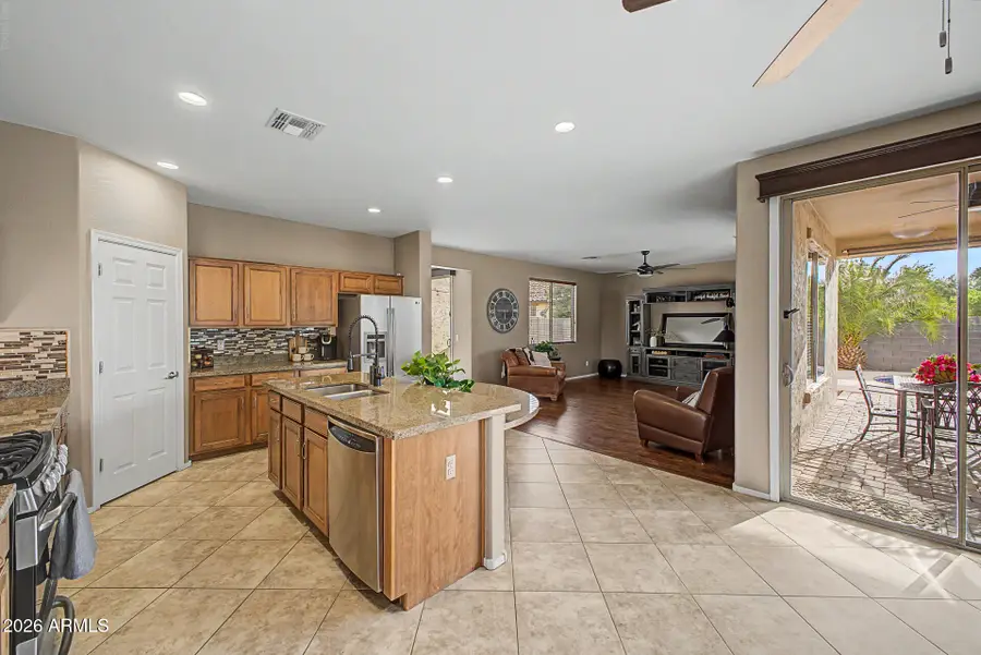 1076 E Euclid Avenue, Gilbert, AZ 85297 - #3
