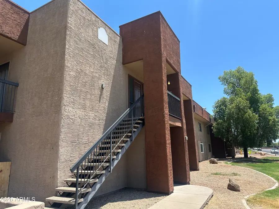 3810 N Maryvale Parkway #2055, Phoenix, AZ 85031 - #3