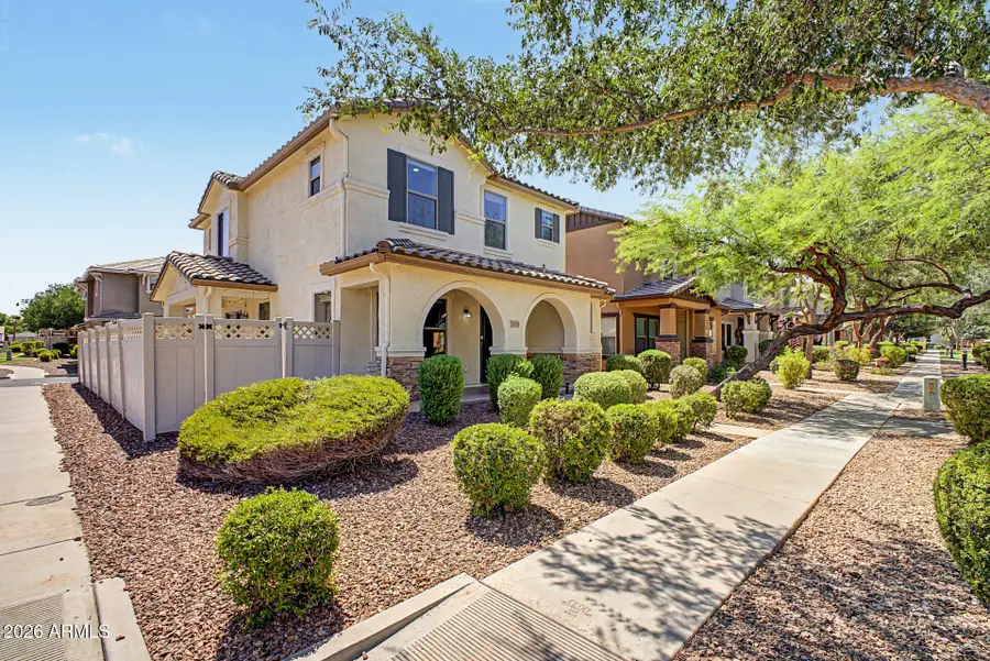 1020 S Cheshire Lane, Gilbert, AZ 85296 - #2