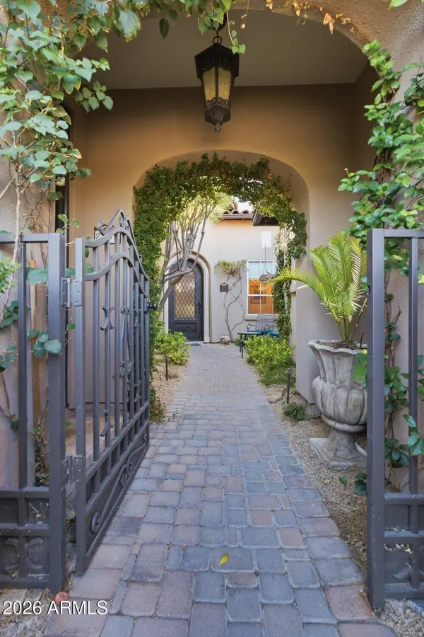 8932 E Mountain Spring Road, Scottsdale, AZ 85255