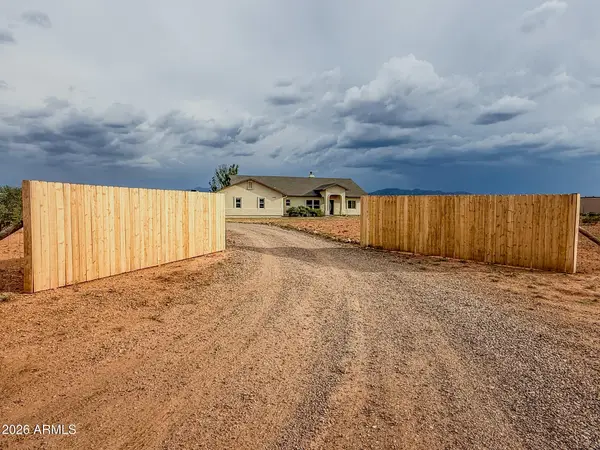 1002 E Lena Way, Huachuca City, AZ 85616