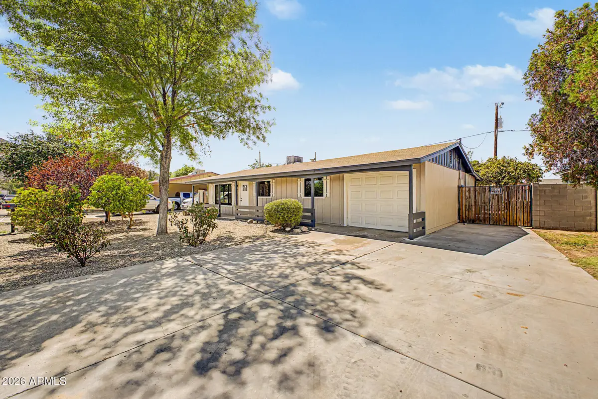 2141 W Laurel Lane, Phoenix, AZ 85029 - #1