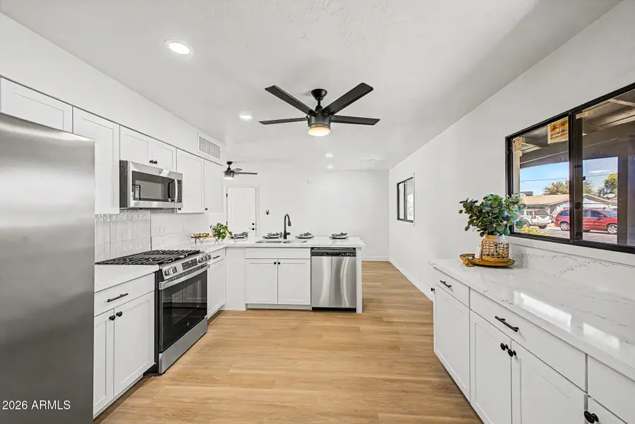 2141 W Laurel Lane, Phoenix, AZ 85029 - #3