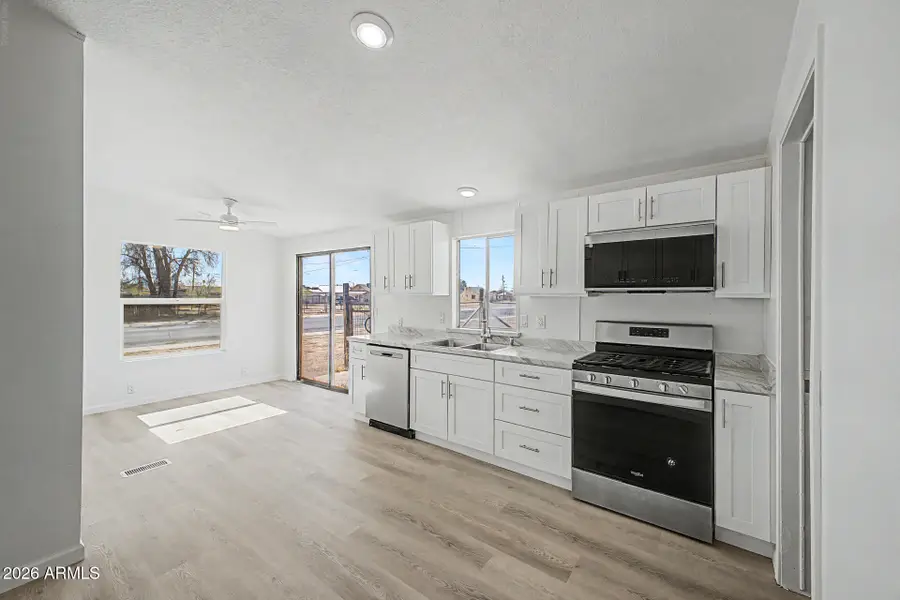 280 W Seagoe Avenue, Coolidge, AZ 85128 - #3