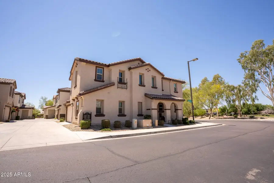 16425 W Latham Street, Goodyear, AZ 85338 - #3