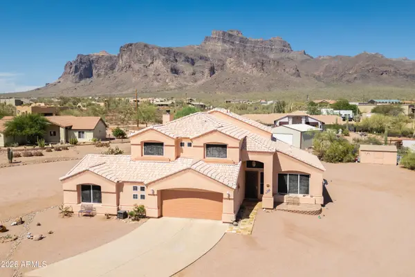 83 S Geronimo Road, Apache Junction, AZ 85119