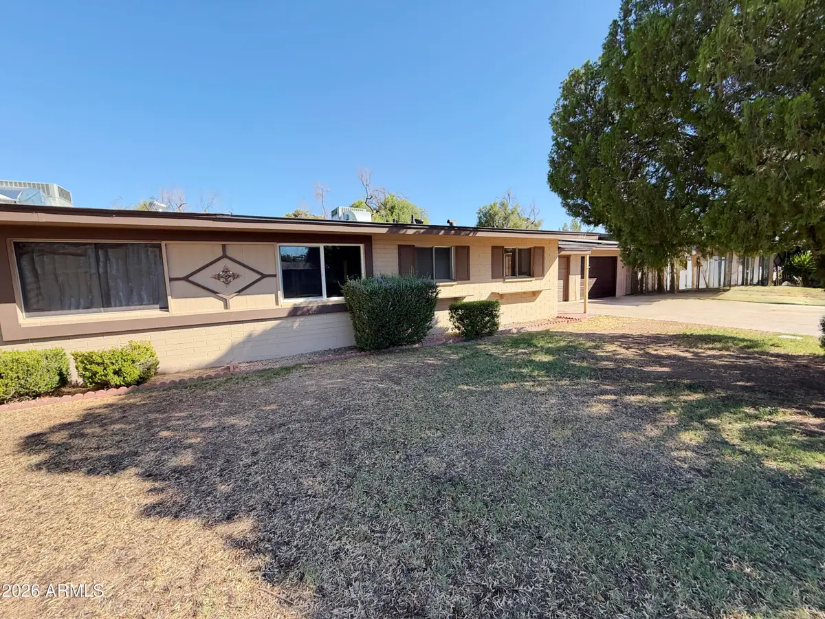 10012 W Lakeview Circle, Sun City, AZ 85351 - #1