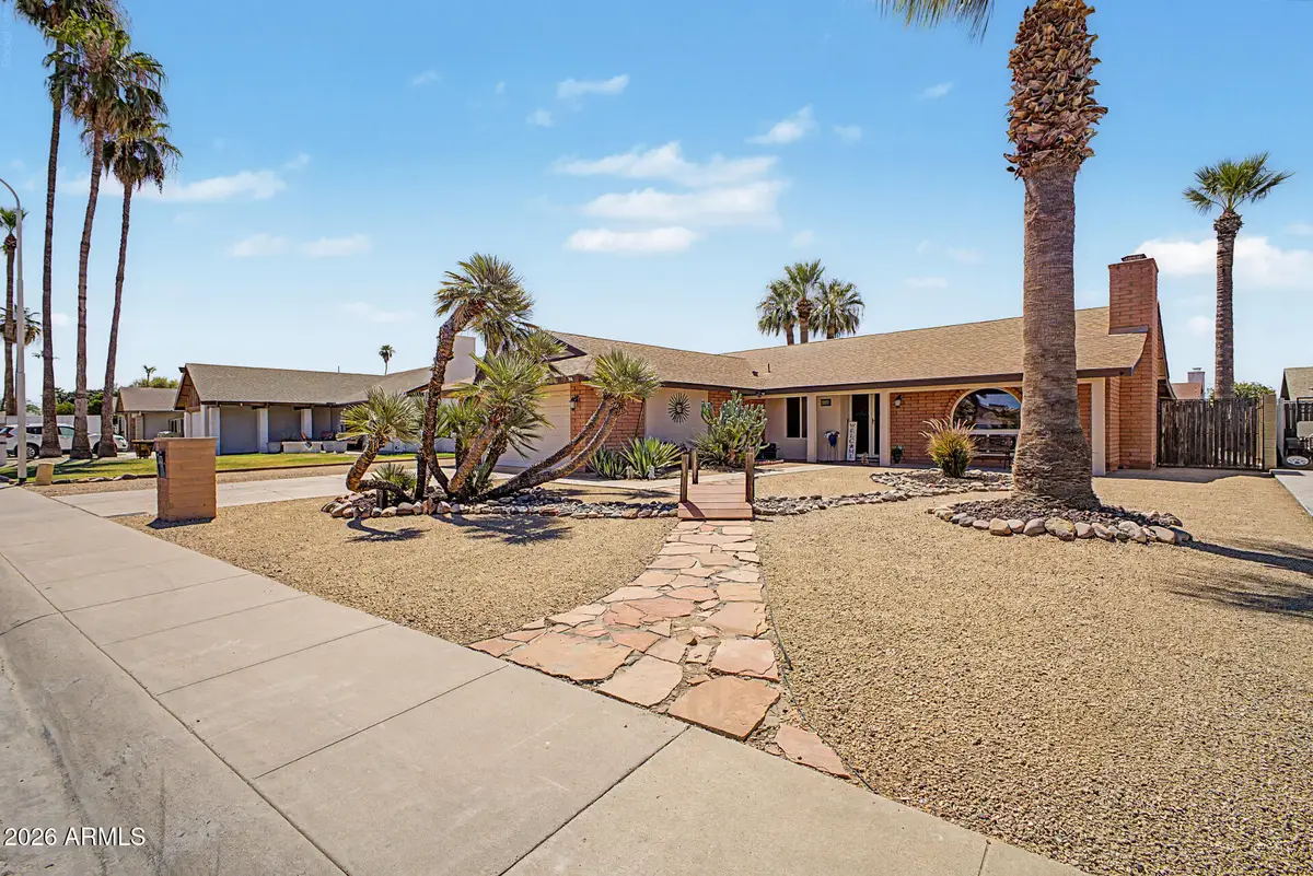 4555 W Echo Lane, Glendale, AZ 85302 - #1