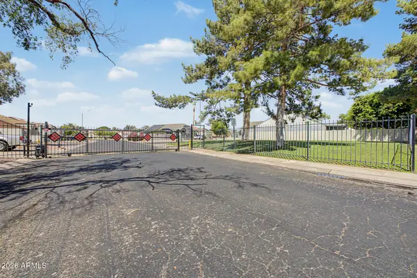 10405 N 65th Drive, Glendale, AZ 85302