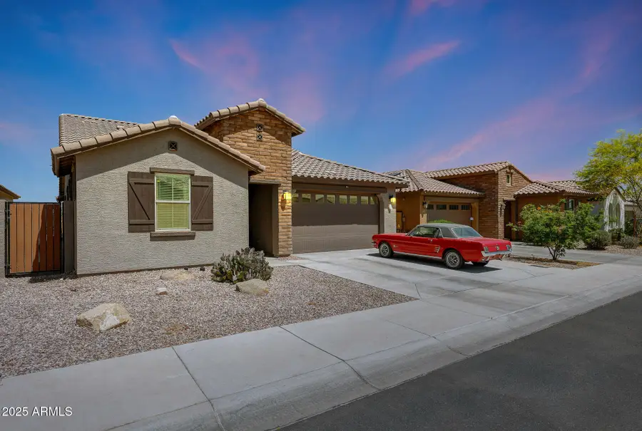 19560 W Valle Vista Way, Litchfield Park, AZ 85340 - #2