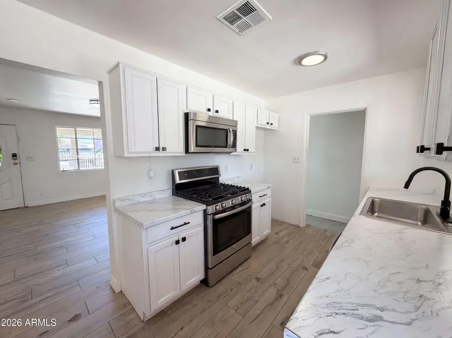 4505 W Clarendon Avenue, Phoenix, AZ 85031 - #2