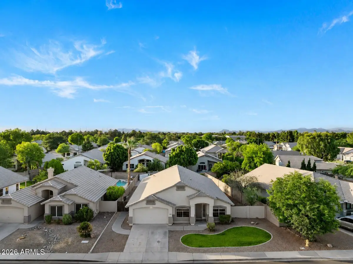 2132 E Smoke Tree Road, Gilbert, AZ 85296 - #1