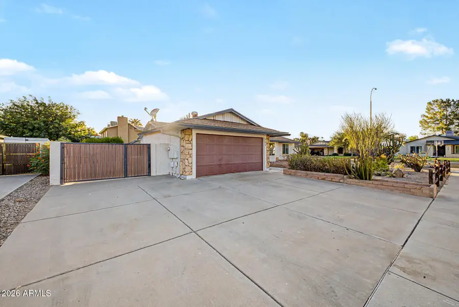 202 S Kenneth Place, Chandler, AZ 85226 - #2