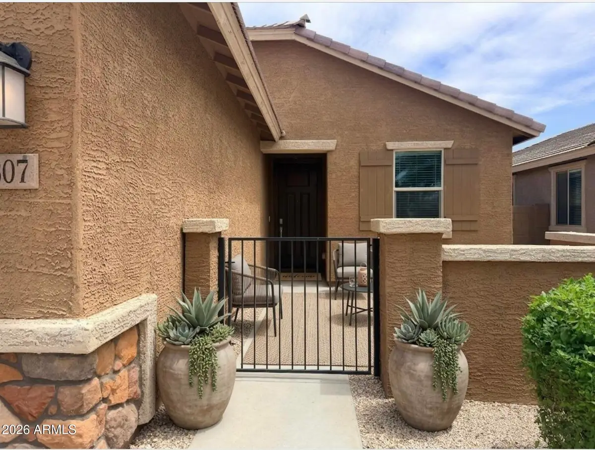 3807 S 65th Avenue, Phoenix, AZ 85043 - #1