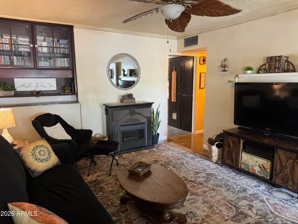 7914 W Weldon Avenue, Phoenix, AZ 85033