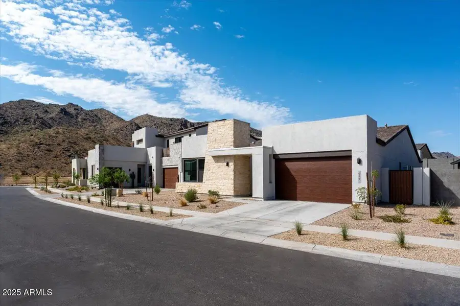 917 E Buist Avenue, Phoenix, AZ 85042 - #2