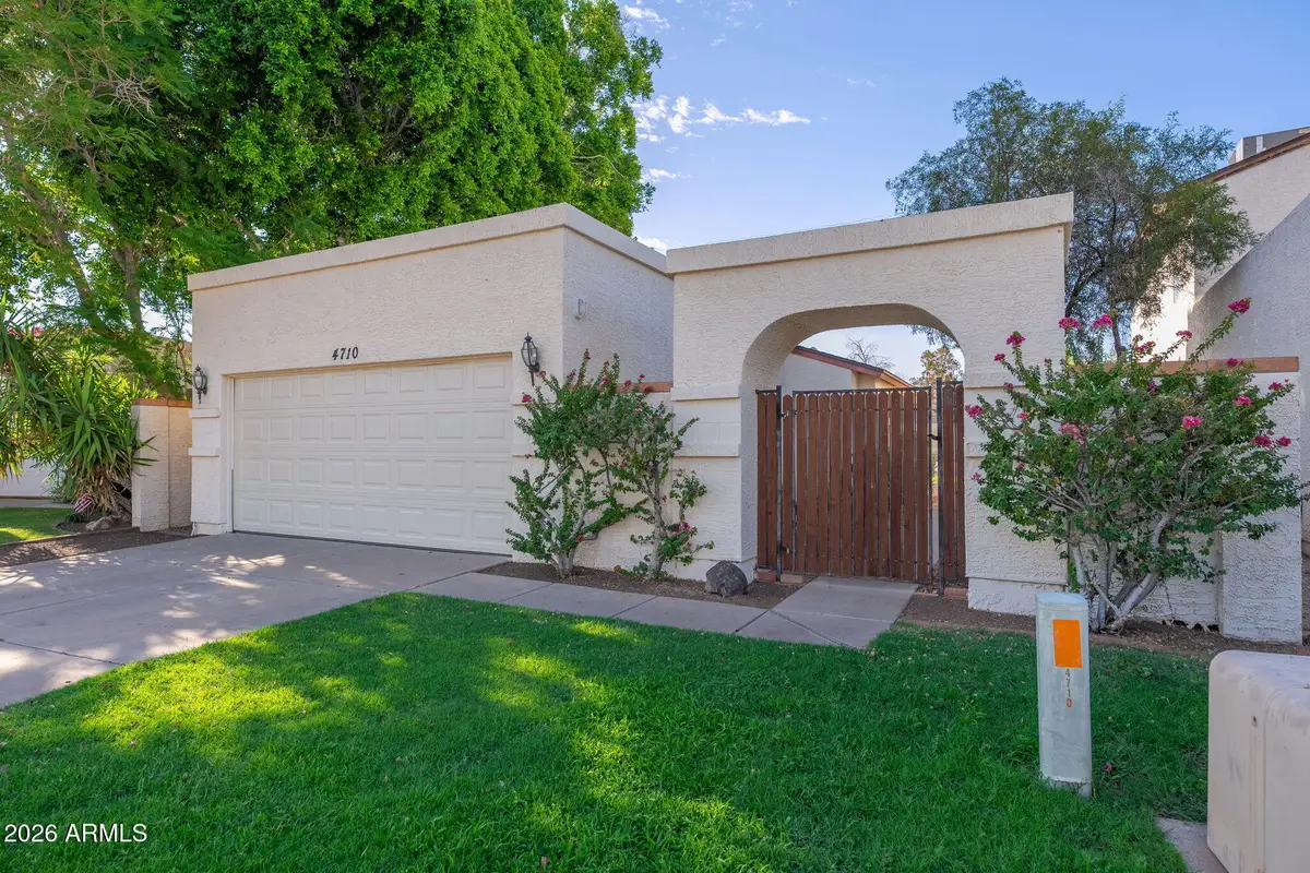 4710 W Wahalla Lane, Glendale, AZ 85308 - #1