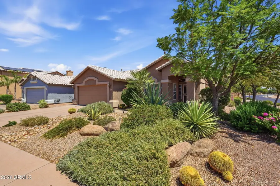 207 E Devon Drive, Gilbert, AZ 85296 - #2