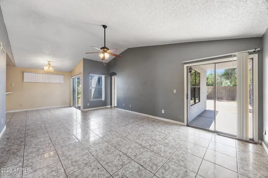 8820 W Amelia Avenue, Phoenix, AZ 85037 - #3