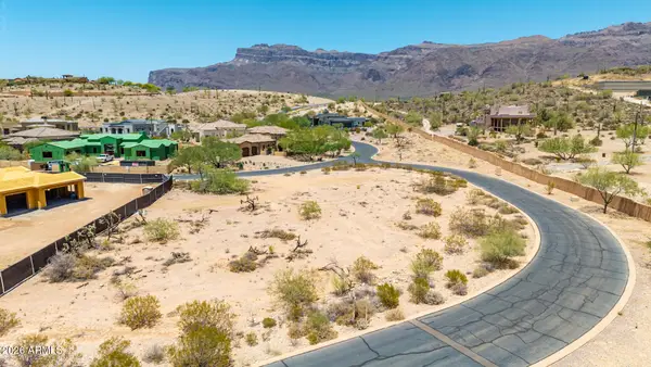 9521 E Thunder Pass Drive #44, Gold Canyon, AZ 85118