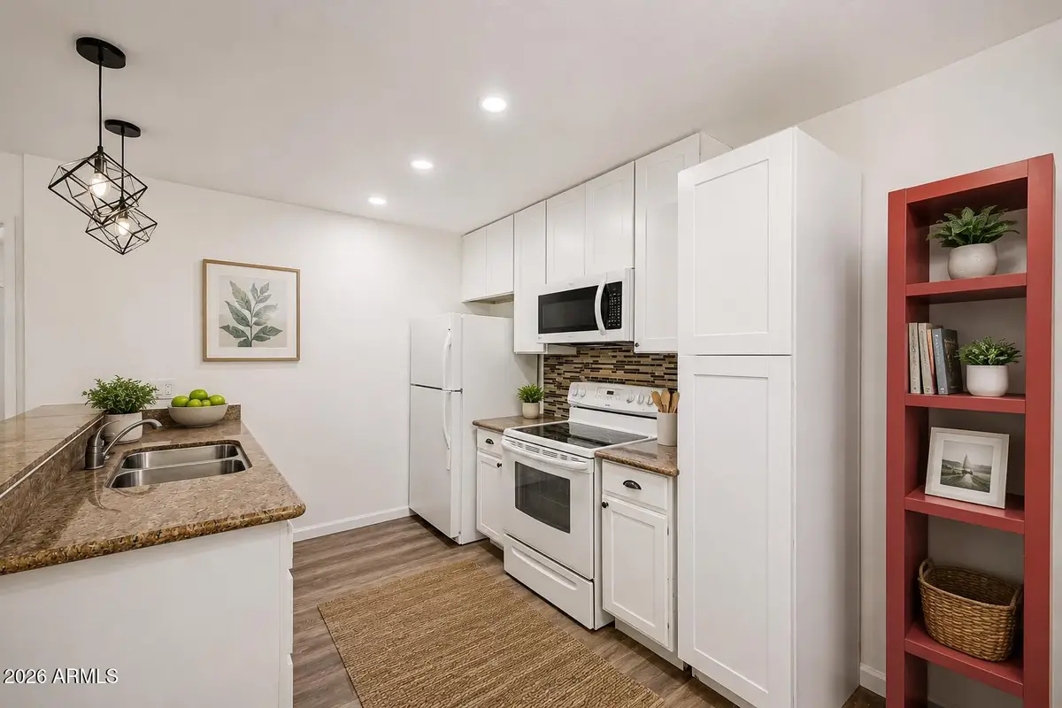 5525 E Thomas Road #R13, Phoenix, AZ 85018 - #1