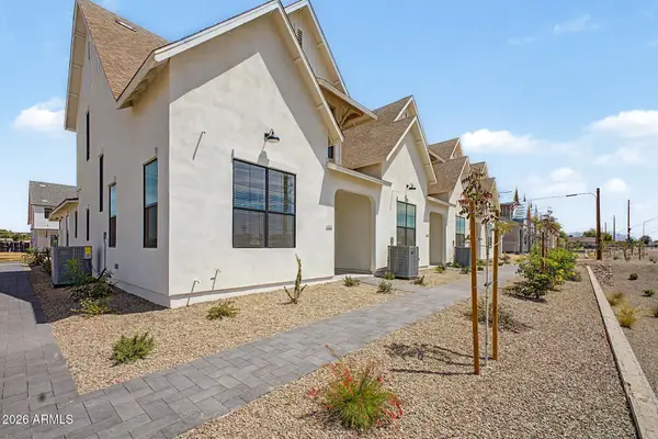 8232 E University Drive, Mesa, AZ 85207