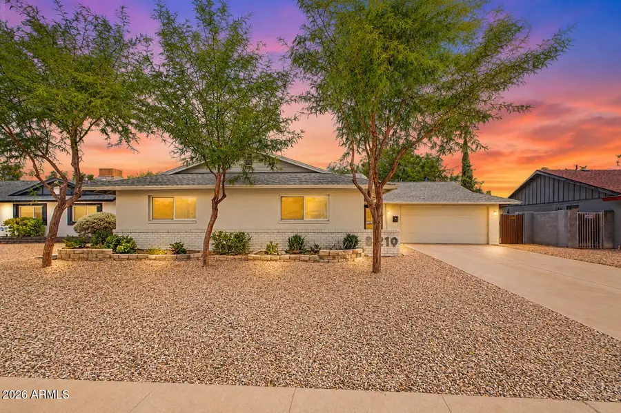 8219 E Valley View Road, Scottsdale, AZ 85250 - #2