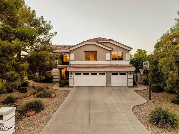 120 W Southern Hills Road, Phoenix, AZ 85023